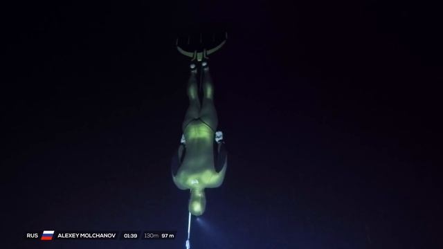 погружение на 130 метров - Alexey Molchanov's World Record Dive to 130m-(1080p60).mkv смотреть онлайн