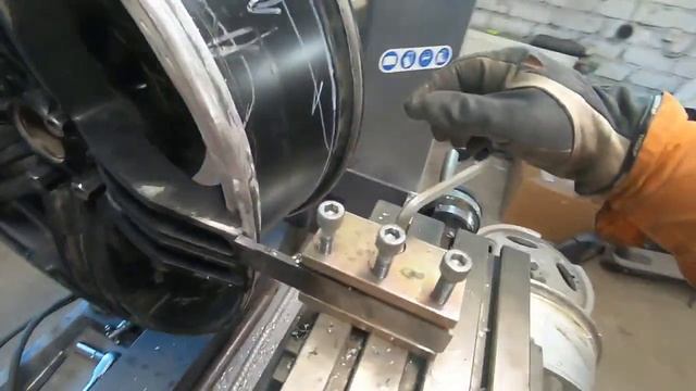 Качественный ремонт алюминиевого автодиска BMW.