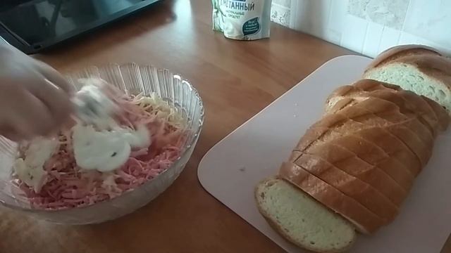 Горячие бутерброды. Быстрая мини- пицца к завтраку. смотреть онлайн