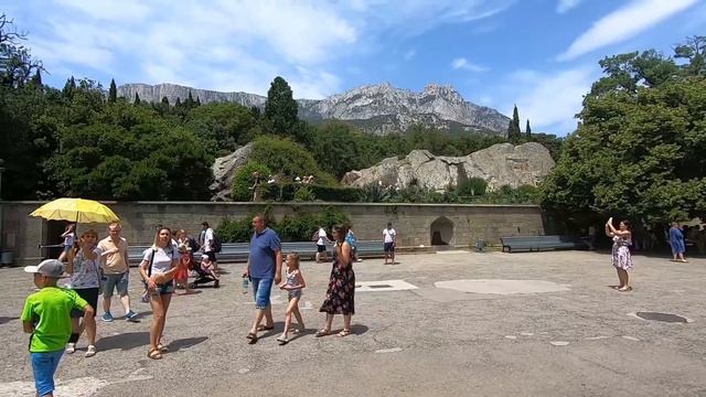 Что такого есть в Алупке, чего нет в других местах. Парк, дворец и чистый воздух. Крым куда поехать смотреть онлайн