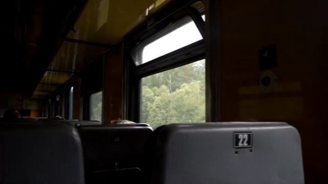 Атмосфера пригородного поезда в глуши. ДМ62-1768. Савелово - Калязин. #Железнодорожны_Зарисовки.