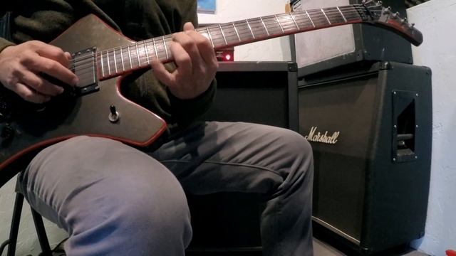 EVH 5150 III LBX-S 15-Watt Head 80's Lead tones, Rainbow in the Dark intro, No effect. смотреть онлайн