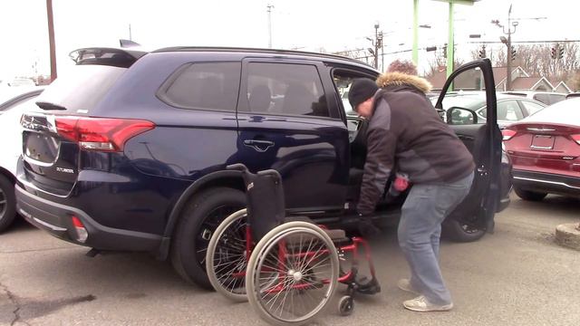 Access Unlimited Multi-Lift Exiting Mitsubishi Outlander 2013-Present (Exterior View) смотреть онлайн