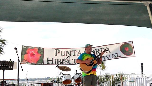 Alaskan Mike performing Martian Outback at the 2012 Hibiscus Festival at Laishley Park смотреть онлайн