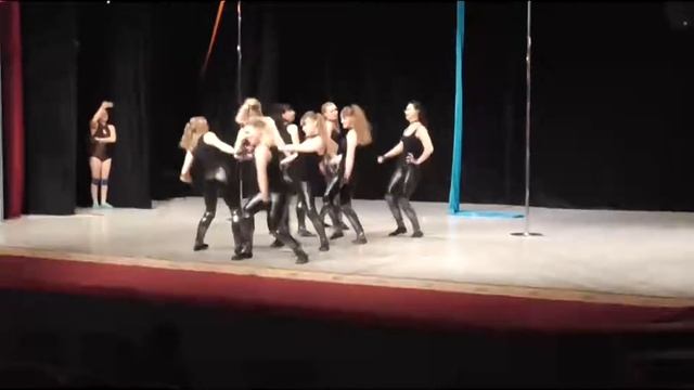 Танец группа 8-ка стриппластика