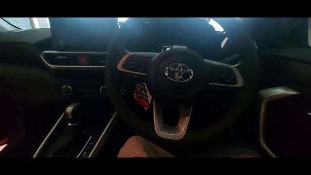 TOYOTA RAIZE 1.0 TURBO GR SPORT CVT TSS RED AND WHITE смотреть онлайн