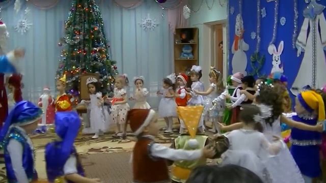 Новогодний хоровод смотреть онлайн