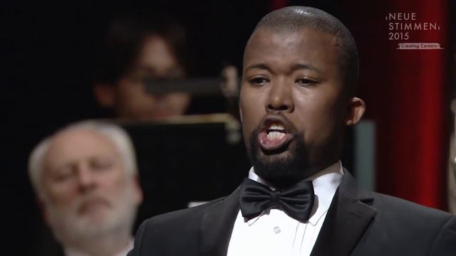 NEUE STIMMEN 2015 - Final: Luthando Qave sings "Rivolgete a lui lo sguardo", Così fan tutte, Mozart смотреть онлайн