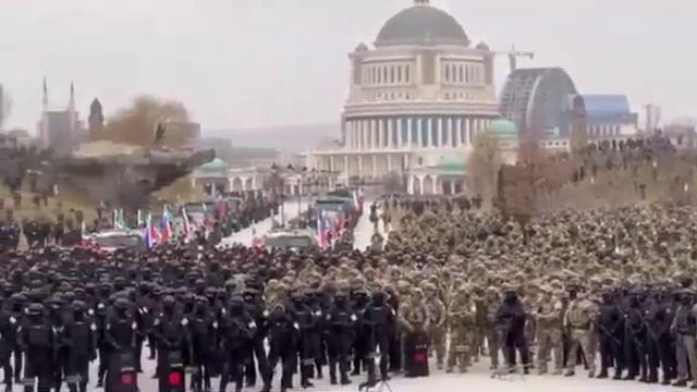 тем временем в Чечне .10 000 человек отправляются на Украину смотреть онлайн