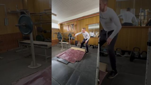 Жонглирую гирей 16кг :) смотреть онлайн