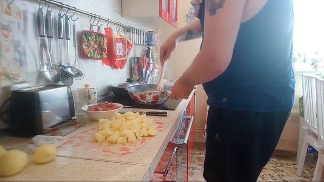 Кулинарный Лайв Стрим: Готовим, Картошка по охотничьи смотреть онлайн