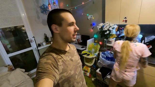 01.01.23 Едем в гости, Нам дали кофеварку, часы A10Pro, Малышка не может уснуть. Про тайм коды. смотреть онлайн
