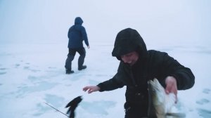 ЛОВИМ СУДАКА на вибы с Лучшим Рыболовом Года! В чём СЕКРЕТ классной РЫБАЛКИ в феврале?