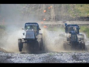Преодоление тракторами рва с водой. Бизон-Трек-Шоу 2013
