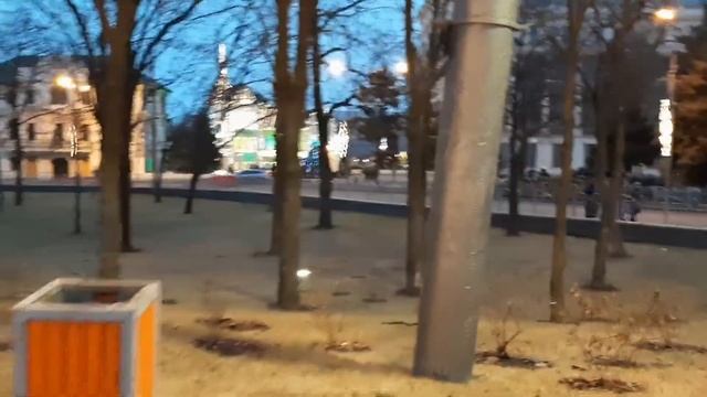 Мариуполь обзор ёлки возле Драм театра 3 декабря 2021г смотреть онлайн
