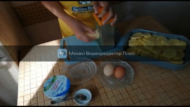 Картофельная запеканка с фаршем и помидорами смотреть онлайн