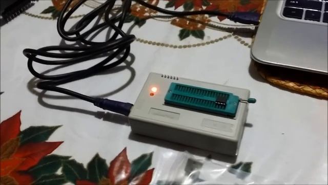 Review y Teardown: MiniPro TL866 Programador universal. смотреть онлайн