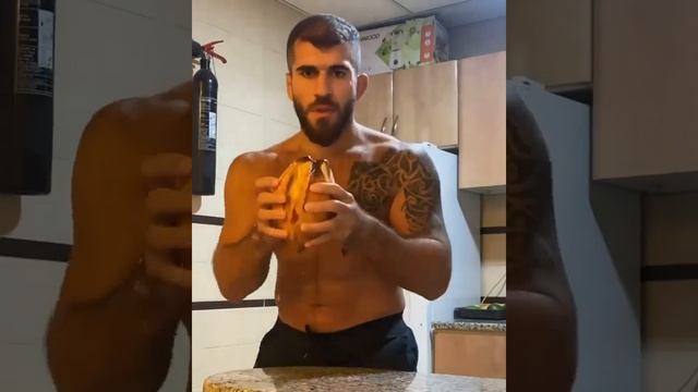 Открываем КОКОС ударом локтя! смотреть онлайн