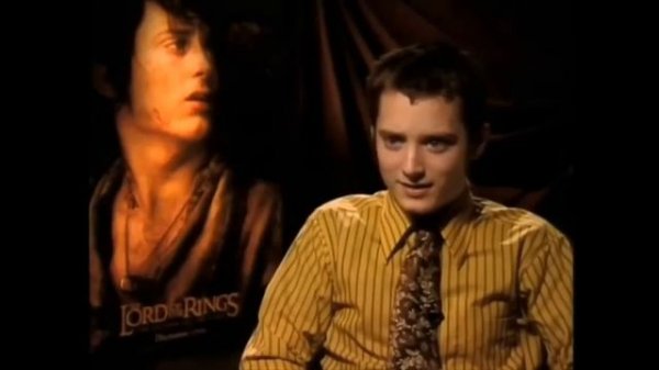 elijah wood is asked if he wears wigs