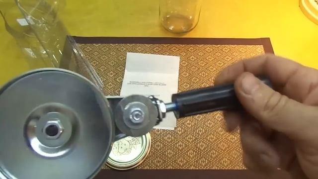 Новейшая закаточная машинка для банок. Автомат. Люкс-Р. смотреть онлайн