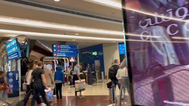 Dubai International Airport | Terminal 3 Departure Tour | #TamilTreasures смотреть онлайн