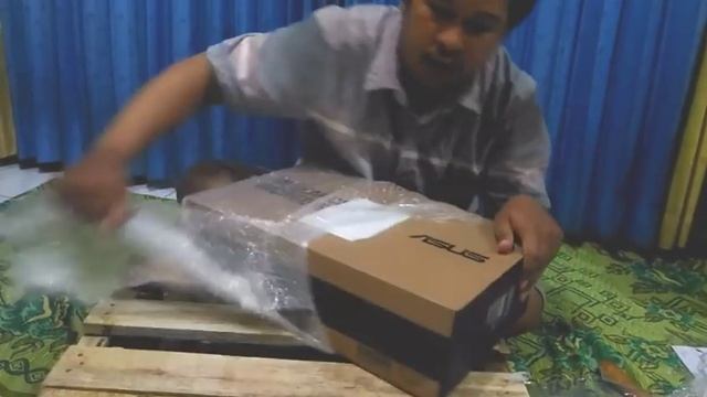 Shopee 10 Ribu UNBOXING Hadiah Laptop ASUS X441B смотреть онлайн