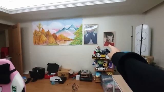 I invited Dan over смотреть онлайн