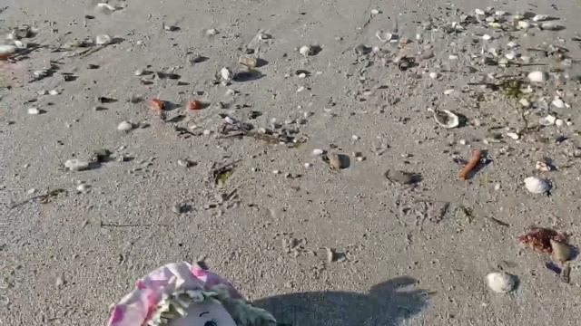 Пока мать трещала по телефону, ее дочь............ смотреть онлайн