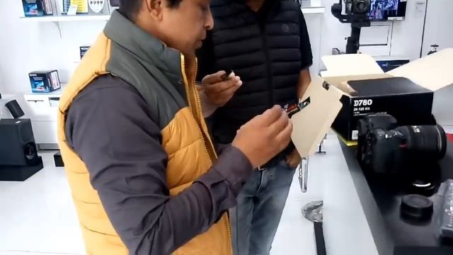 Nikon D780 - Full Frame DSLR Camera Unboxing смотреть онлайн