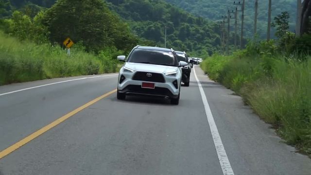 รีวิว เจาะลึก All new Toyota Yaris Cross HEV смотреть онлайн
