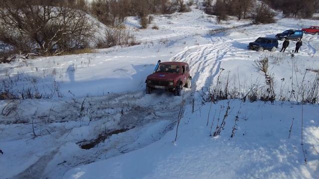 Тежёлый ПОДЪЁМ. ТУРБО НИВА с САМОРЕЗАМИ вместо ШИПОВ. Оффроуд смотреть онлайн