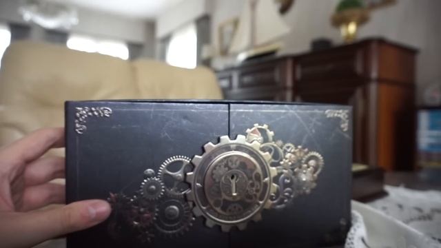 Opening Tomorrowland Treasure Case 2014