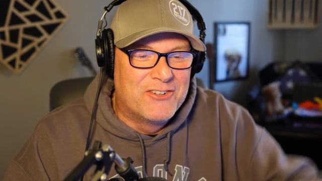 Radio Dayz The Podcast Special Guest Larry Herron talks about starring in a movie with Tom Sizemore смотреть онлайн