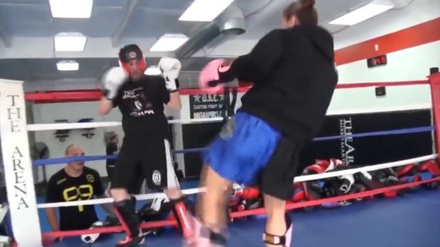 Does Sparring BETTER Fighters IMPROVE Your DEFENCE? смотреть онлайн