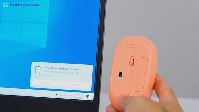 Nhỏ, gọn, xinh - Chuột Microsoft Bluetooth cùng laptop hiện đại смотреть онлайн