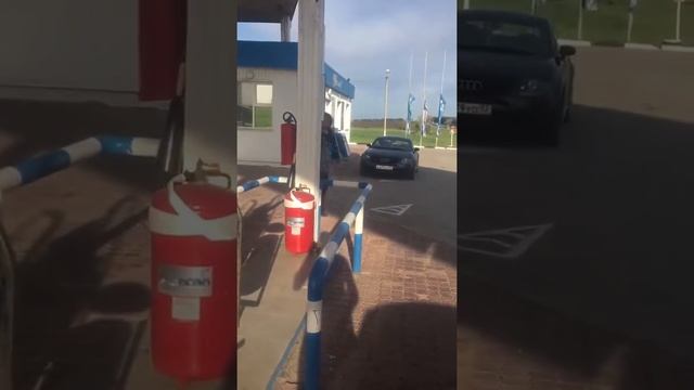 На запрвке близ Самары из колонки щедро лился воздух смотреть онлайн