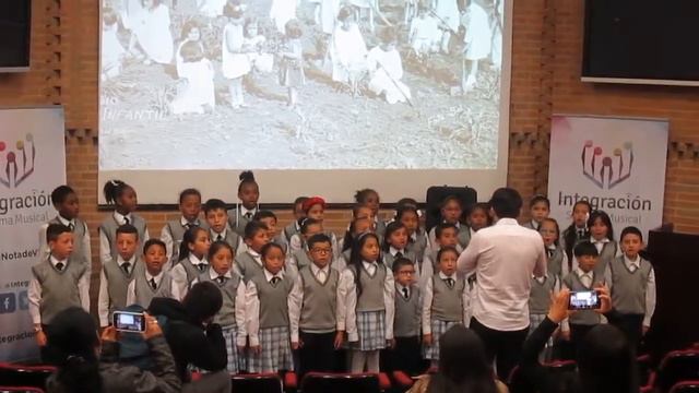 PALOMITA DE LA PAZ (Jairo Andrés Sáchica) - CORO IED ALEXANDER FLEMING (Dir. Oscar D. Pérez Pulido) смотреть онлайн