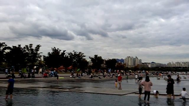 Сеул. Набережная ХАНГАН. ЕДУ на велосипеде после 30 лет простоя)) Южная КОРЕЯ. смотреть онлайн