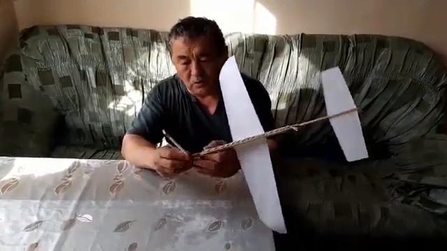 Резиномоторная модель самолета / ДШ №6 смотреть онлайн