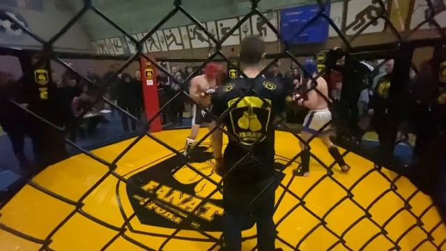 Єременко Артем - синій кут 67кг +18 (Відкрита клітка з кікбоксингу К1 FANAT SPORT) смотреть онлайн