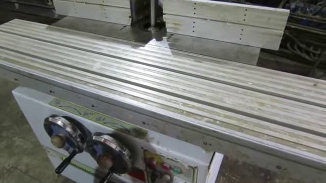 T 1000L станок фрезерный с наклоняемым шпинделем и кареткой смотреть онлайн