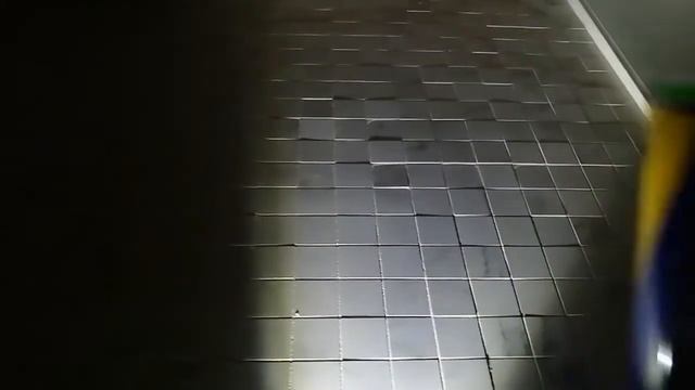 Как с помощью пылесоса Dyson Outsize Absolute выявить некачественную работу плиточников. смотреть онлайн