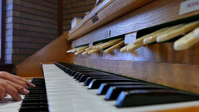 Amazing Grace - specially for Good Friday - The Sixsmith Organ - at RMC смотреть онлайн