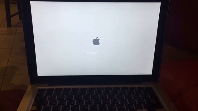 Не загружает MacBook Pro , как решить проблему?? смотреть онлайн