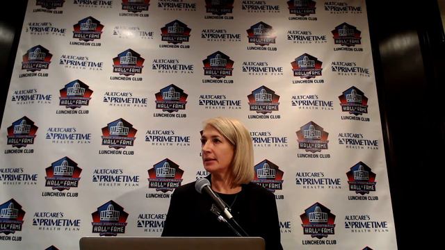 Erica Muhleman Chief Revenue Officer of The XFL Addresses The HOF Luncheon Club at Tozzis on 12th смотреть онлайн
