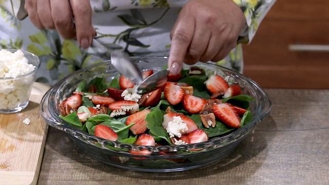 ENSALADA SALUDABLE DE ESPINACAS Y FRESAS Y Su VINAGRETA De MANDARINA!!! ?????