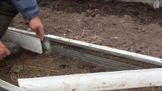 Очень просто и красиво!!! Гряды в теплице!!! смотреть онлайн