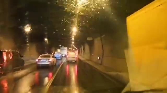 Появилось видео затопления Лефортовского тоннеля 23 04 2019 смотреть онлайн