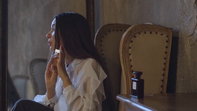 Ароматы-феномены: Chanel №5 и Baccarat Rouge 540 смотреть онлайн