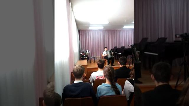 Внук играет на баяне смотреть онлайн